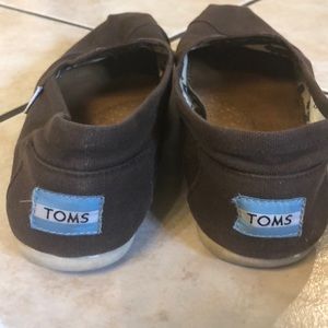 Toms brown canvas loafers